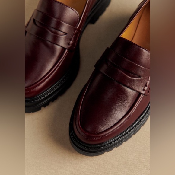 Sézane Albane Loafers in Glossy Burgundy FR 38 / US 7 - Picture 4 of 14